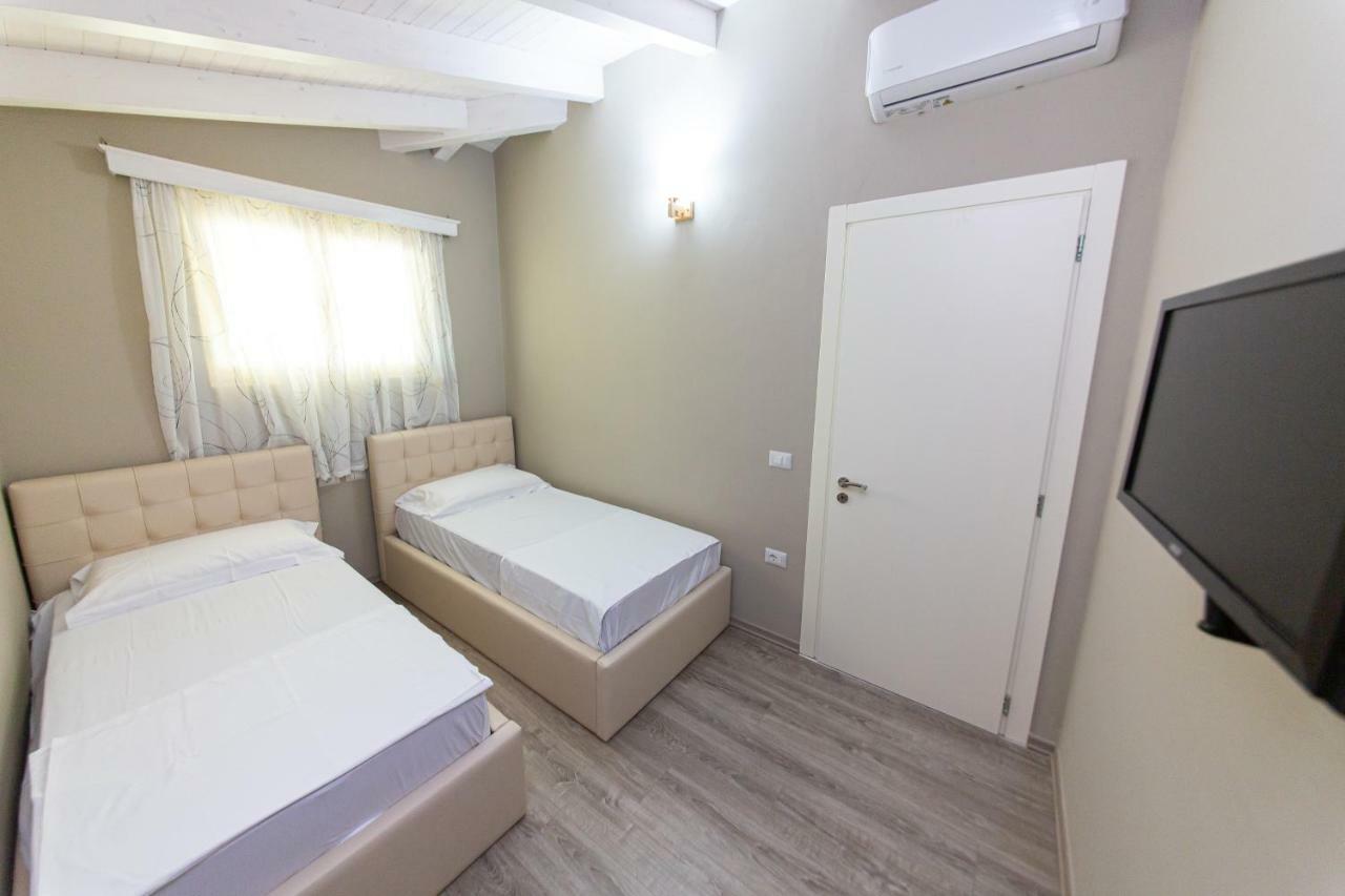 Hotel Roi Radhimë المظهر الخارجي الصورة